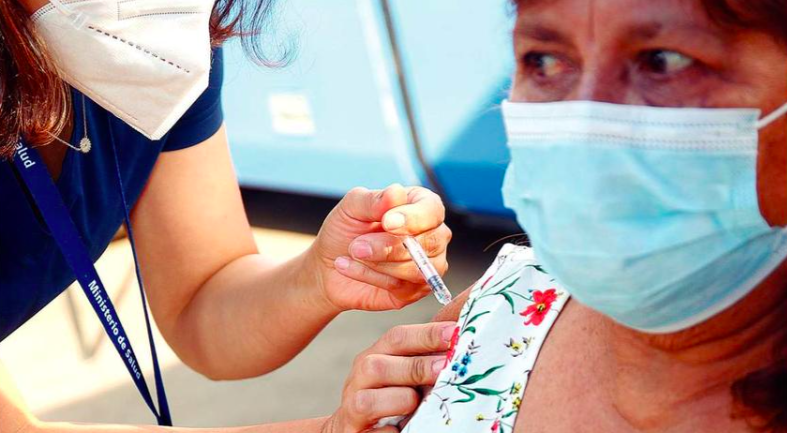Otra ola acecha: solo 57% de los mayores de 65 años se ha vacunado contra la influenza