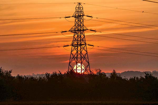 Gremios lanzan inédito estudio en conjunto con medidas para desplegar infraestructura de transmisión e impulsar cambios regulatorios