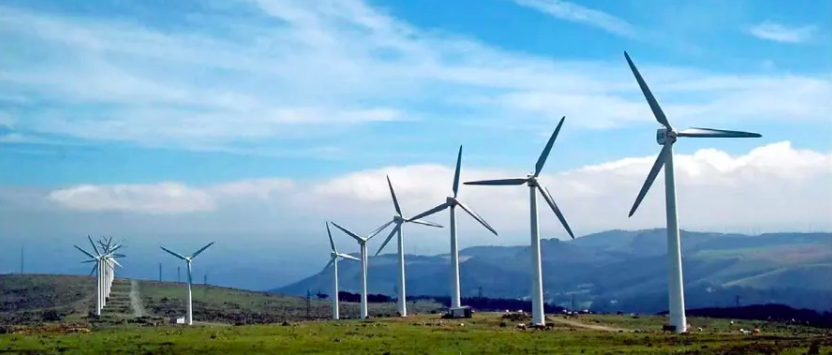 Energías solar y eólica se convierten en las principales fuentes de generación energética en Chile